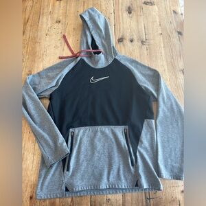 Men’s Nike therma-FIT top novelty pullover hoodie, size medium, black/grey